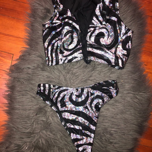 Two piece  bikini - Picture 5 of 7